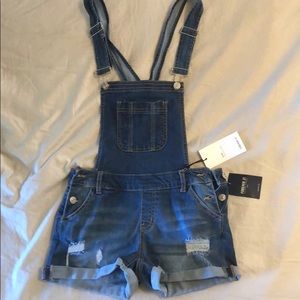 Overall shorts